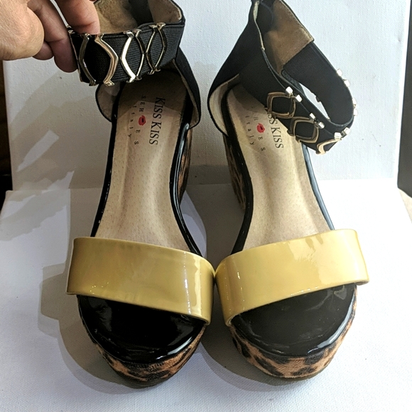 Wedge sandal - Picture 2 of 2